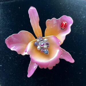 Joan Rivers Stunning Vintage Mauve Orchid Brooch W/ Lady Bug!